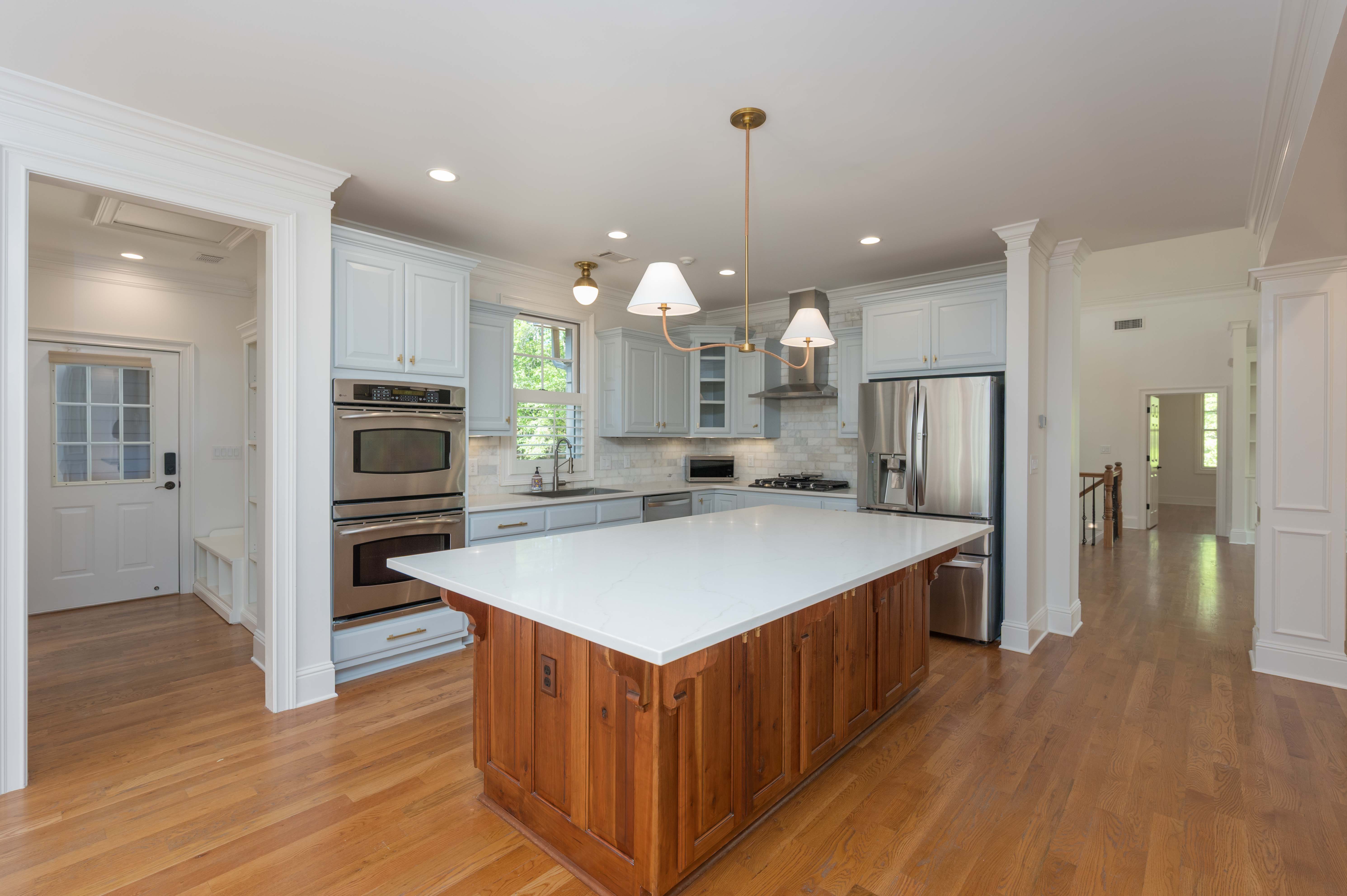 1021 Homestead image 14